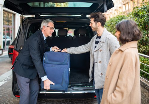 people-using-shuttle-transfer-service